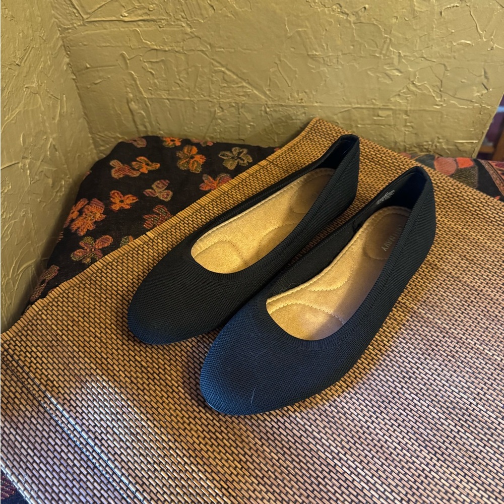 Old Navy Black Women's Flats